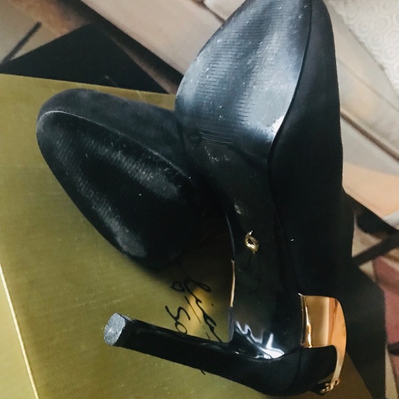 Black and gold high heel shoes - Picture 5 of 5